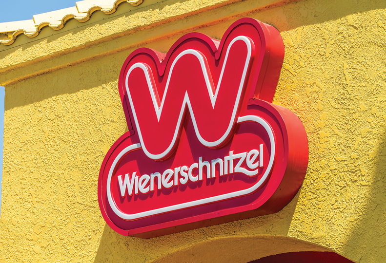 wiener schnitzel ウィンナーシュニッツェル　ハイウェイ　看板 Weinerschnitzel_stock_web.jpg?